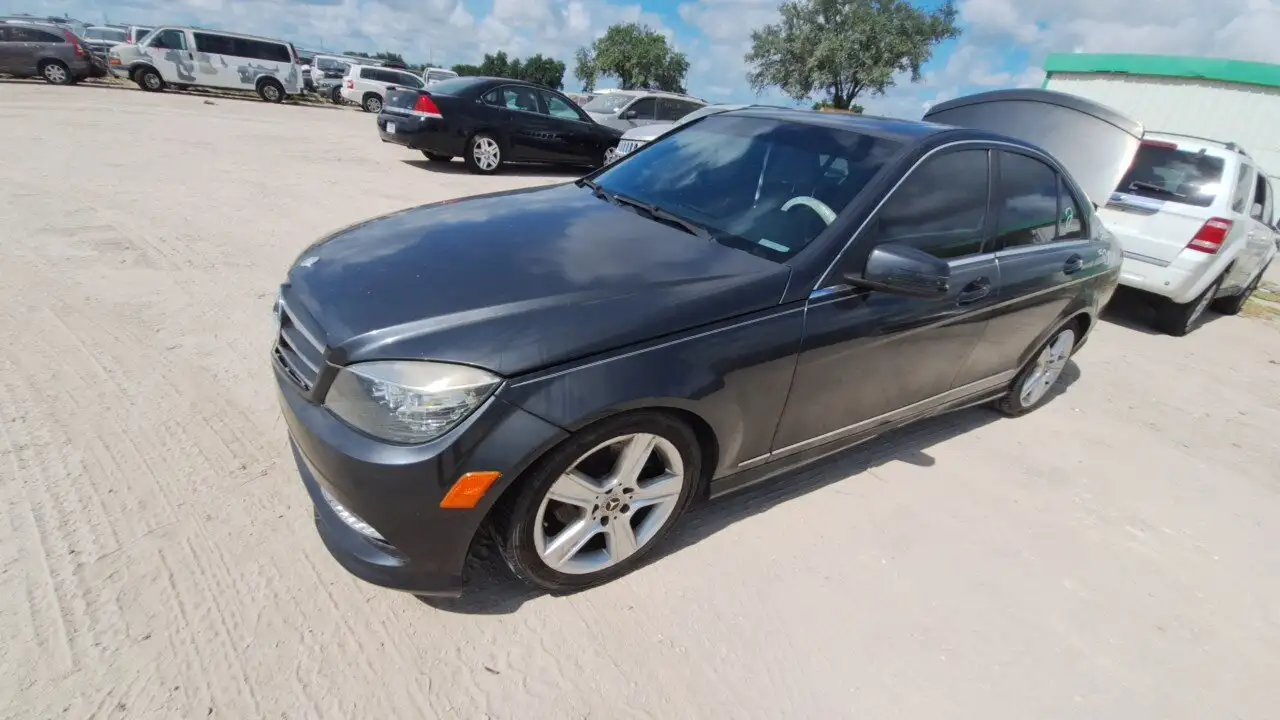 Photo of 2011 Mercedes-Benz C300