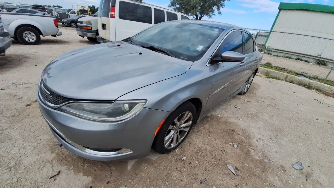 Photo of 2016 Chrysler 200