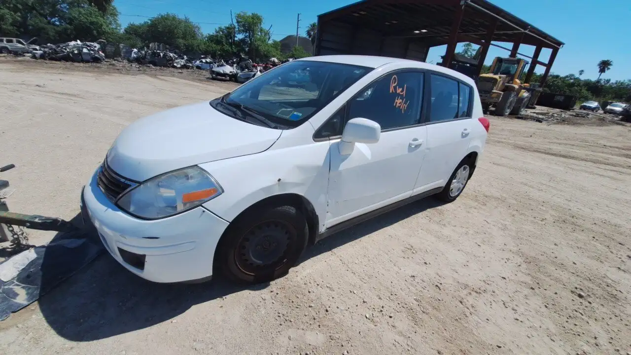 Photo of 2011 Nissan Versa