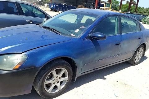 Photo of 2005 Nissan Altima