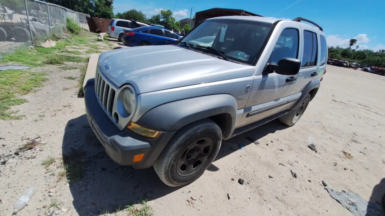 Photo of 2005 Jeep Liberty