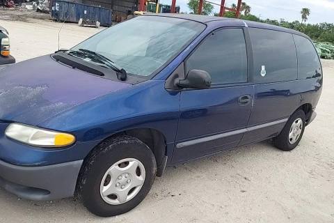 Photo of 2000 Dodge Caravan