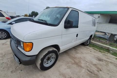 Photo of 2005 Ford E-150