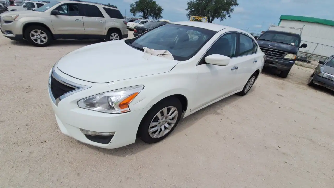 Photo of 2015 Nissan Altima