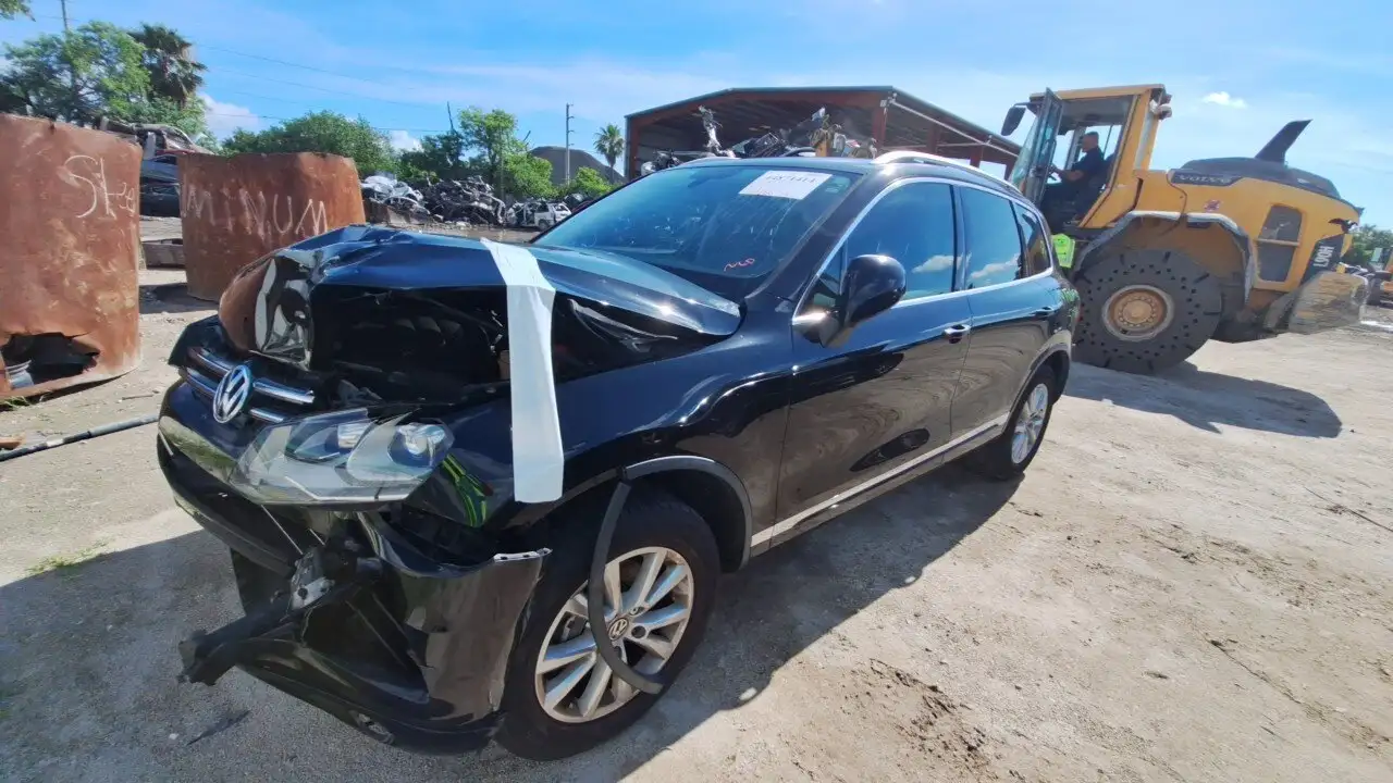 Photo of 2014 Volkswagen Touareg