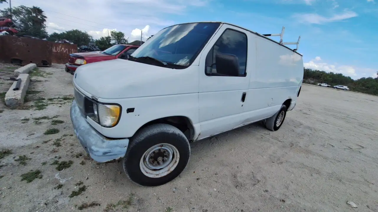 Photo of 2000 Ford E-250 Econoline