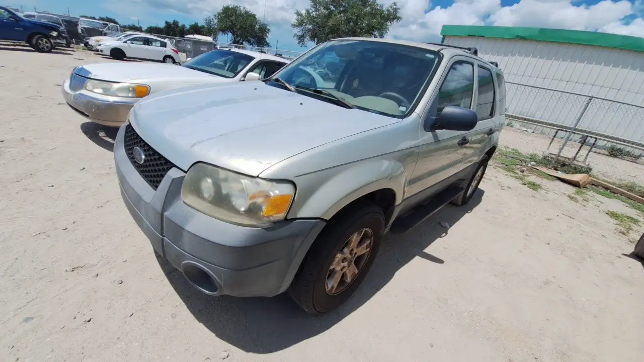 Photo of 2005 Ford Escape