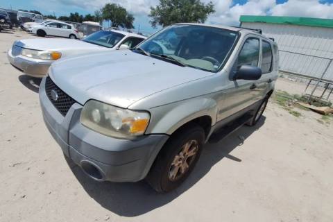 Photo of 2005 Ford Escape