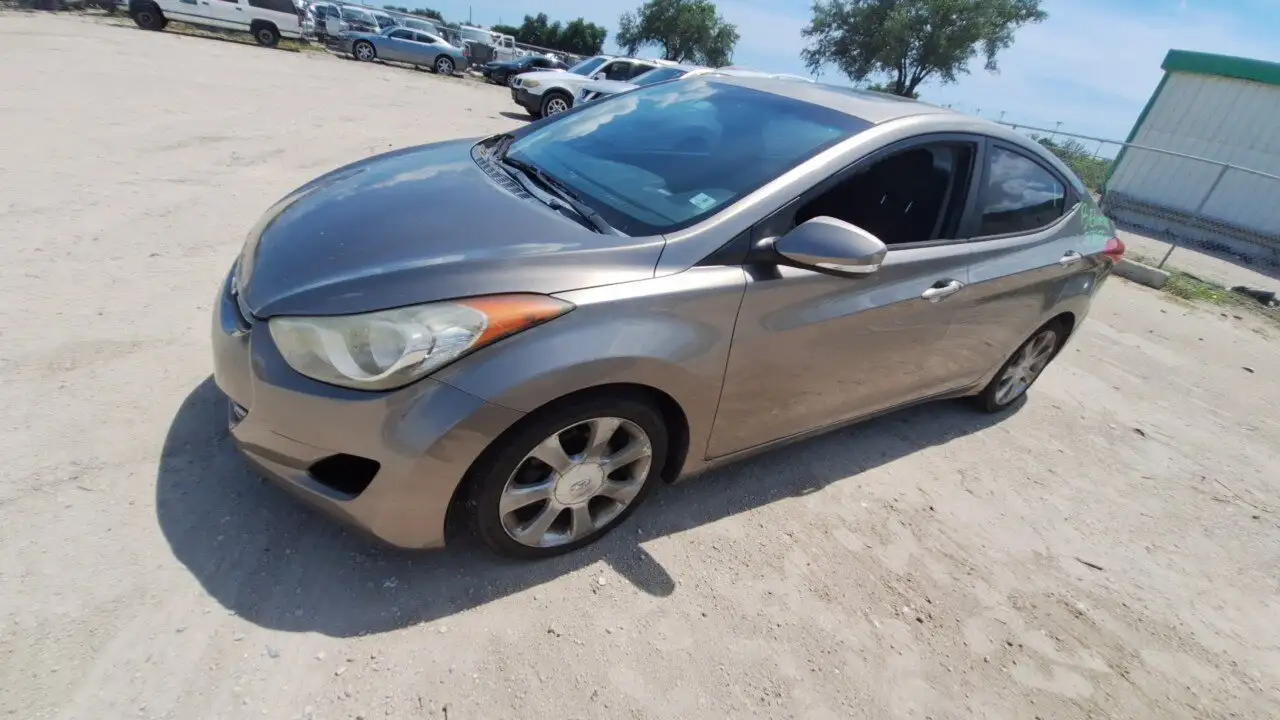 Photo of 2013 Hyundai Elantra