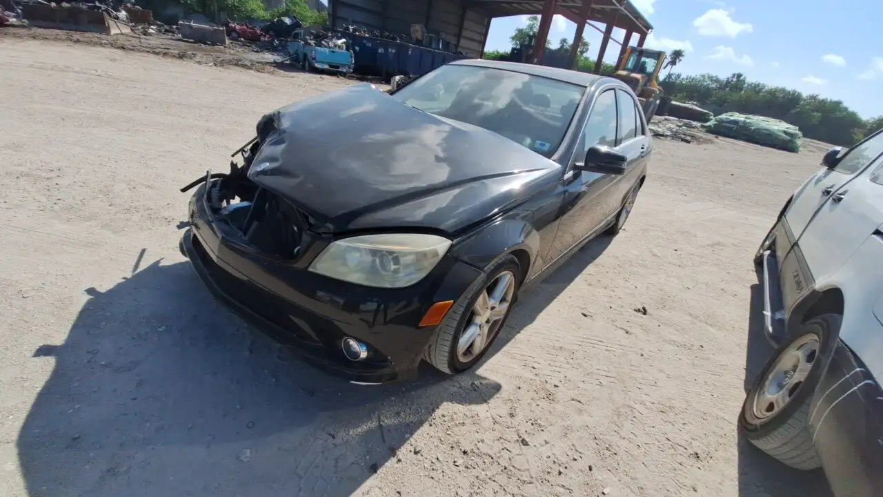 Photo of 2010 Mercedes-Benz C300
