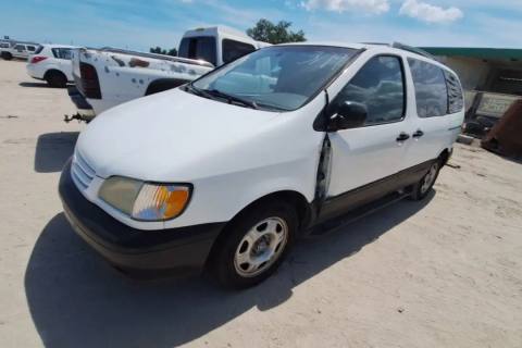 Photo of 2001 Toyota Sienna