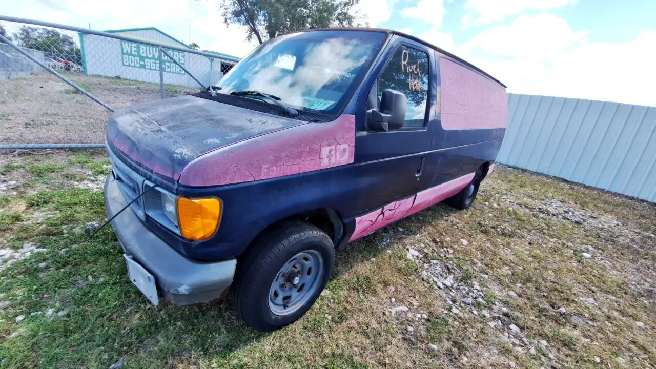 Photo of 2004 Ford E-150