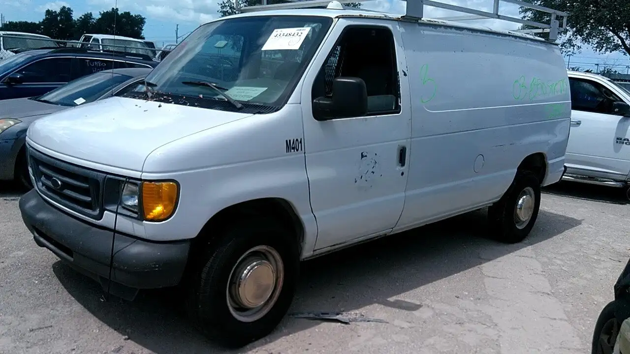 Photo of 2003 Ford E-350 Super Duty