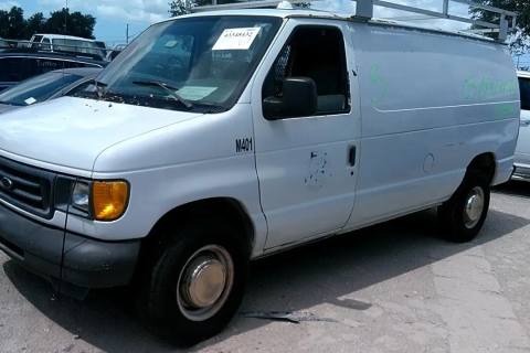 Photo of 2003 Ford E-350 Super Duty