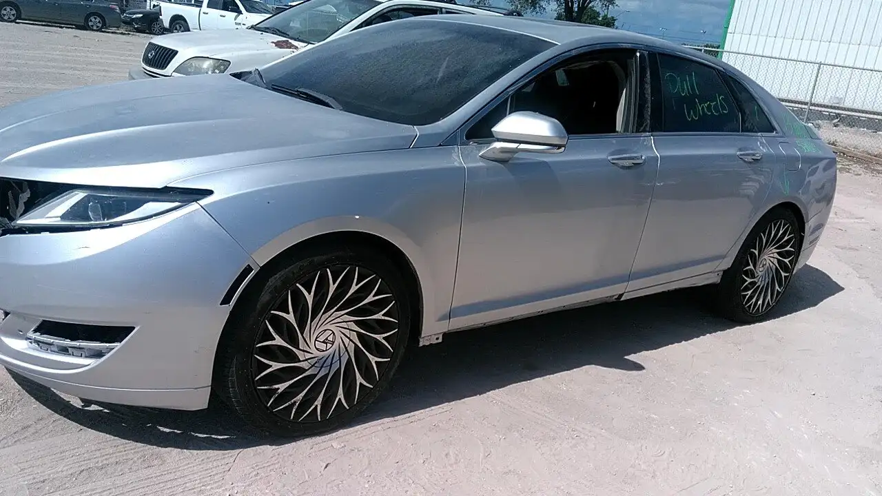 Photo of 2013 Lincoln Mkz