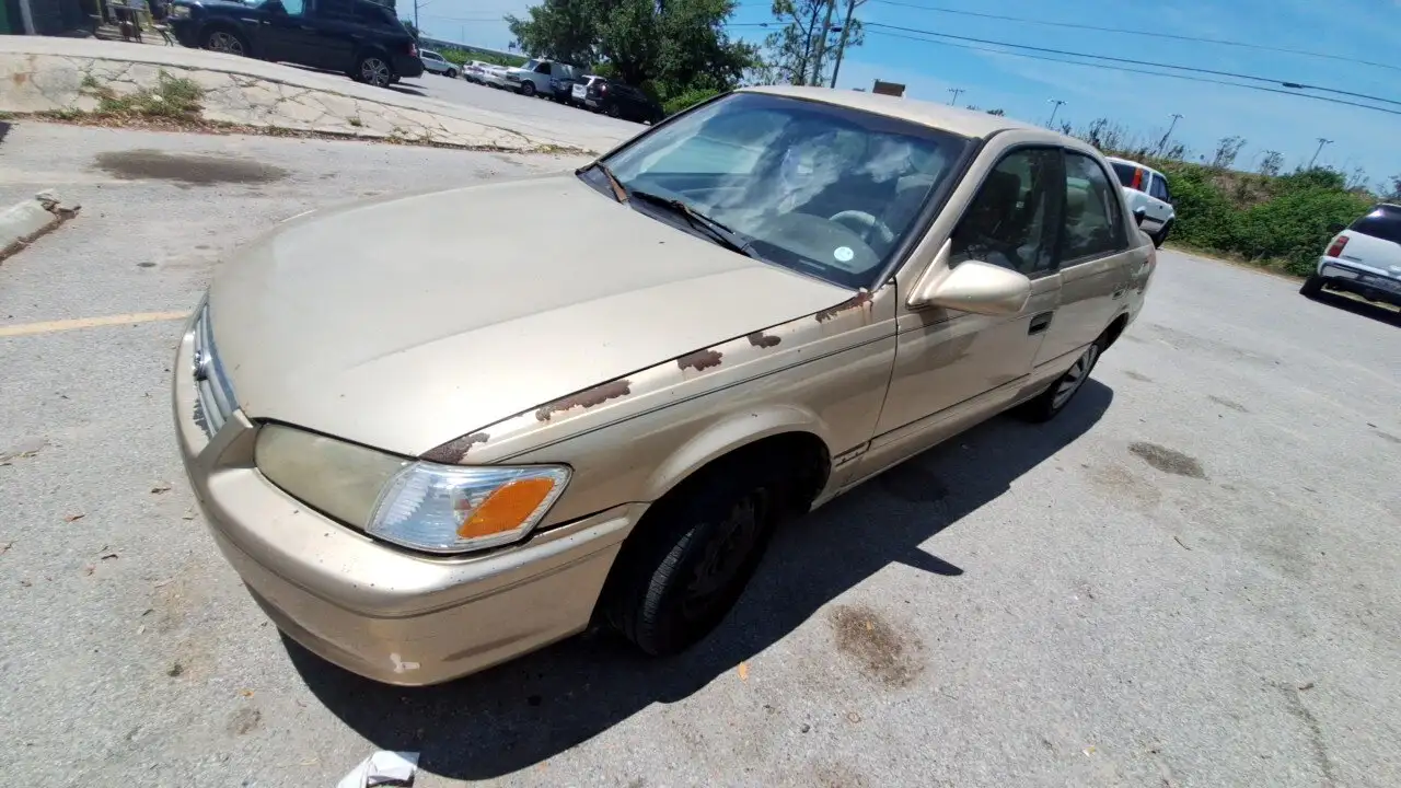 Photo of 2000 Toyota Camry