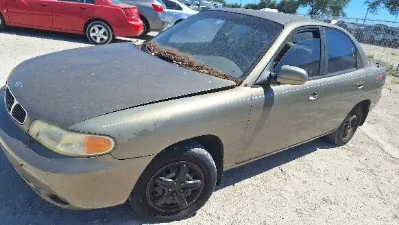 Photo of 1999 Daewoo Nubira