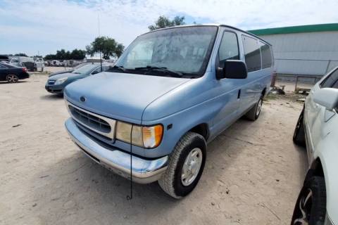 Photo of 2000 Ford E-350 Super Duty
