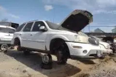 Photo of 2004 Buick Rainier