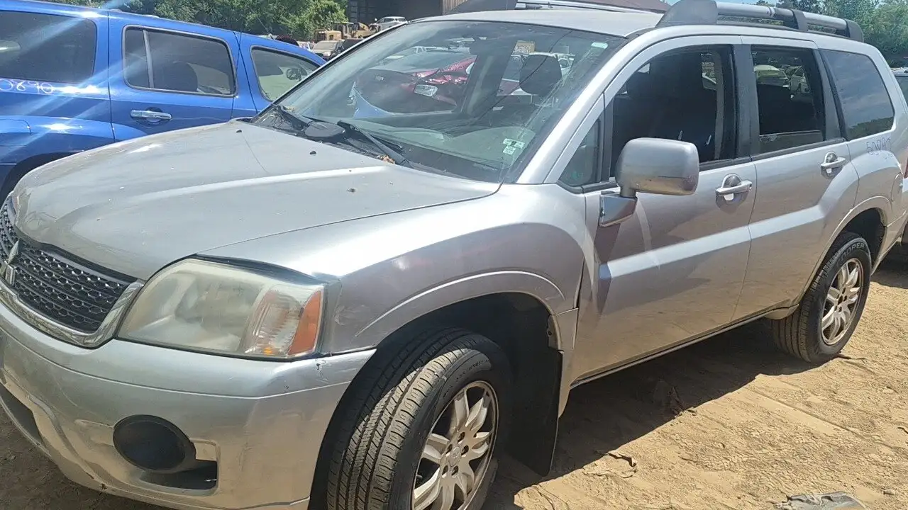 Photo of 2011 Mitsubishi Endeavor