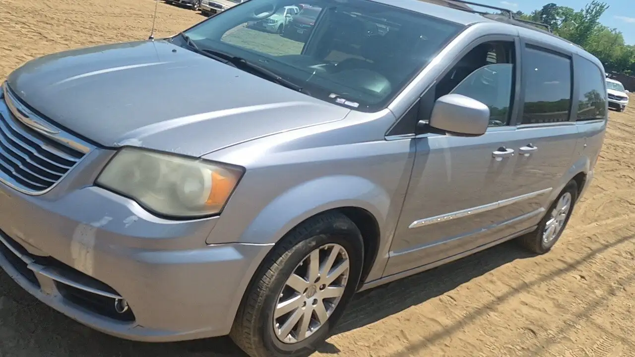 Photo of 2013 Chrysler Town & Country