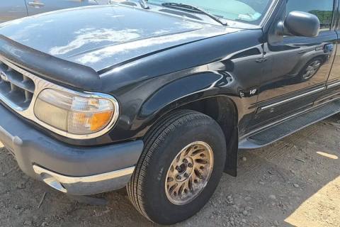 Photo of 2000 Ford Explorer