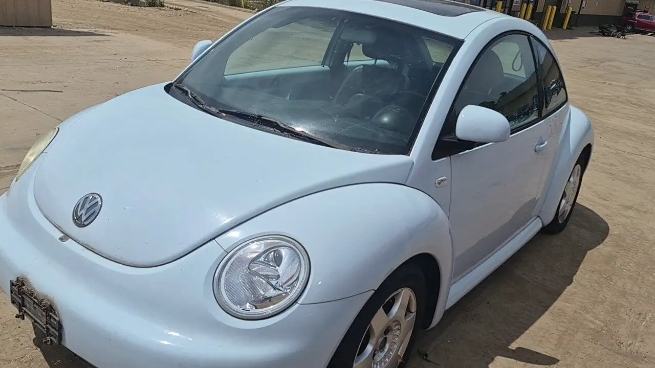 Photo of 2000 Volkswagen Beetle
