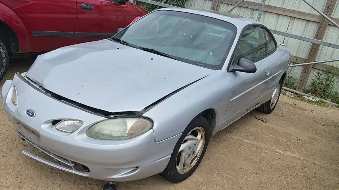 Photo of 2002 Ford Escort