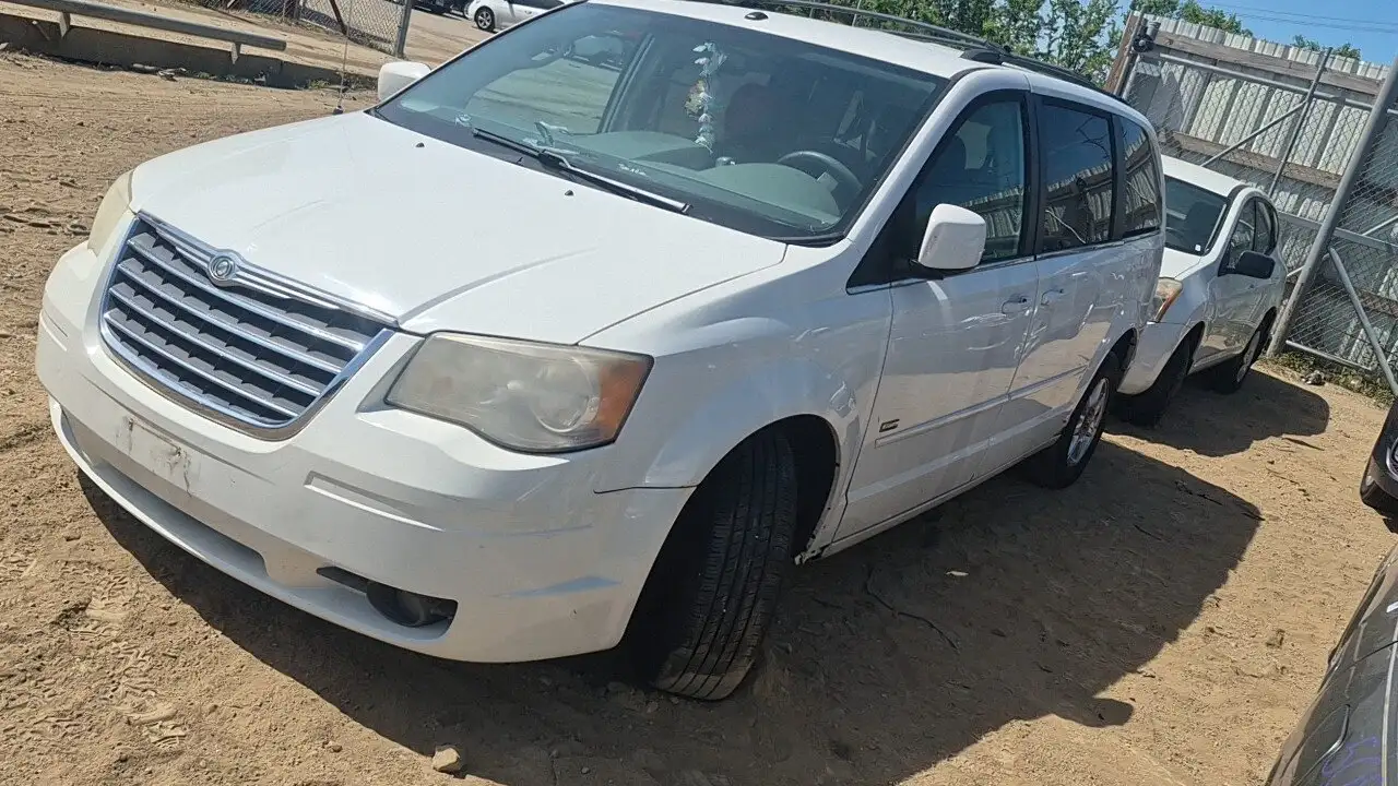 Photo of 2008 Chrysler Town & Country