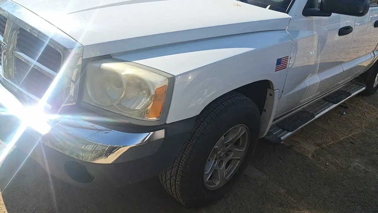 Photo of 2005 Dodge Dakota