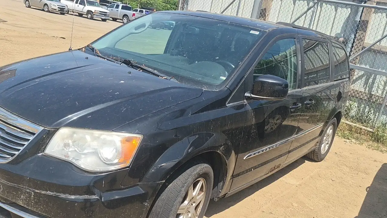 Photo of 2012 Chrysler Town & Country