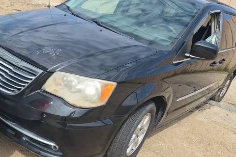 Photo of 2011 Chrysler Town & Country
