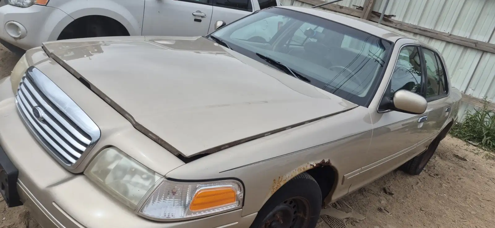 Photo of 1999 Ford Crown Victoria