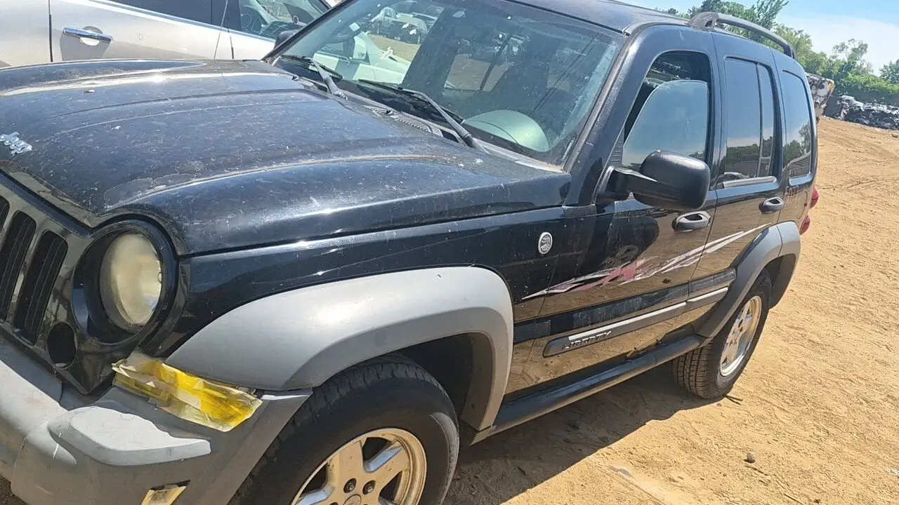 Photo of 2005 Jeep Liberty