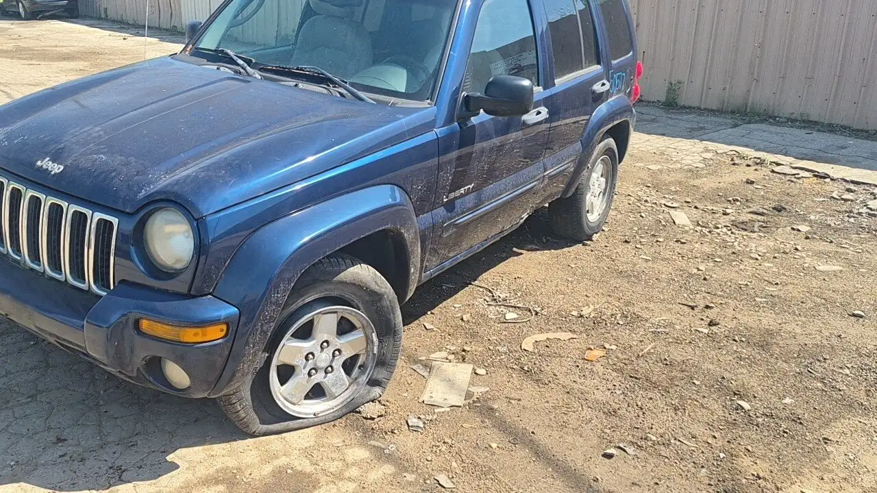 Photo of 2004 Jeep Liberty