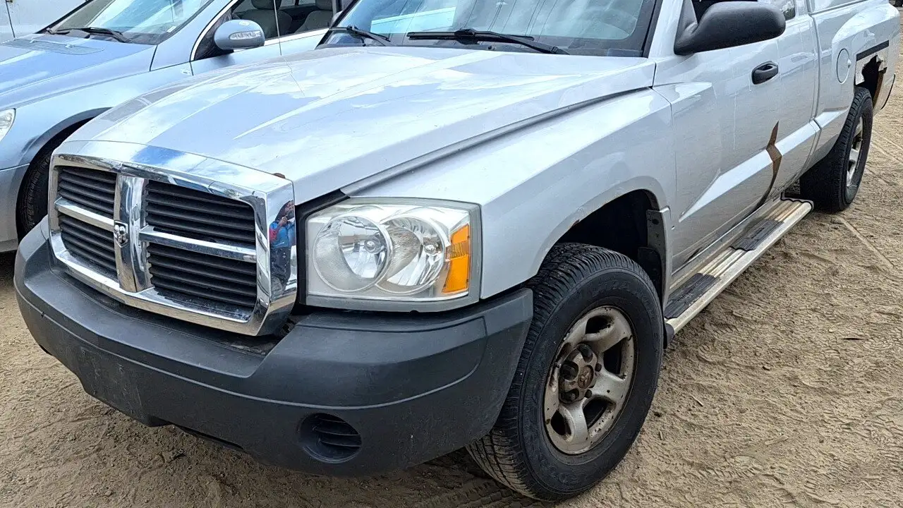 Photo of 2005 Dodge Dakota