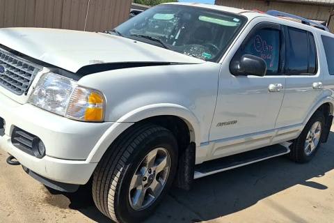 Photo of 2004 Ford Explorer