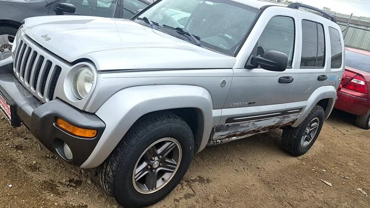 Photo of 2004 Jeep Liberty