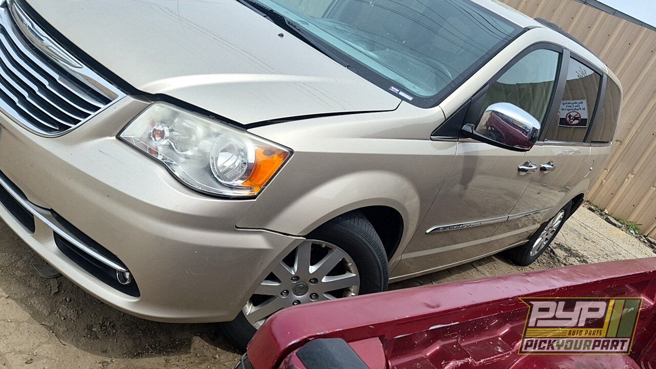Photo of 2012 Chrysler Town & Country