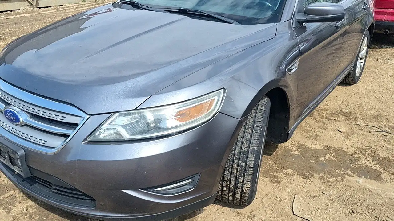 Photo of 2011 Ford Taurus