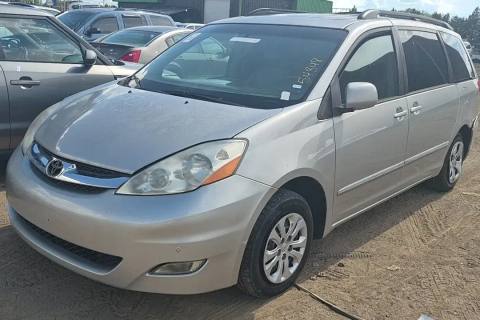 Photo of 2008 Toyota Sienna