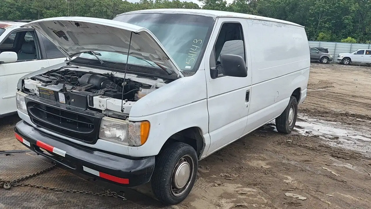 Photo of 2000 Ford E-150 Econoline