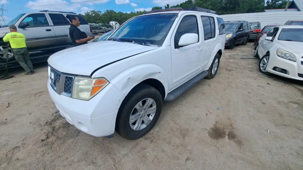 Photo of 2006 Nissan Pathfinder