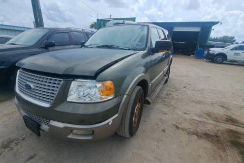 Photo of 2004 Ford Expedition