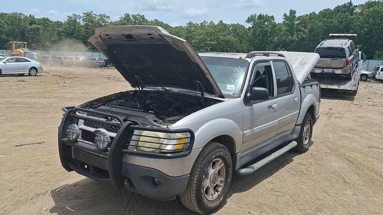 Photo of 2004 Ford Explorer Sport Trac