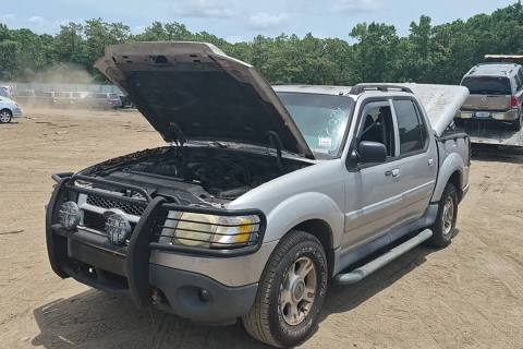 Photo of 2004 Ford Explorer Sport Trac