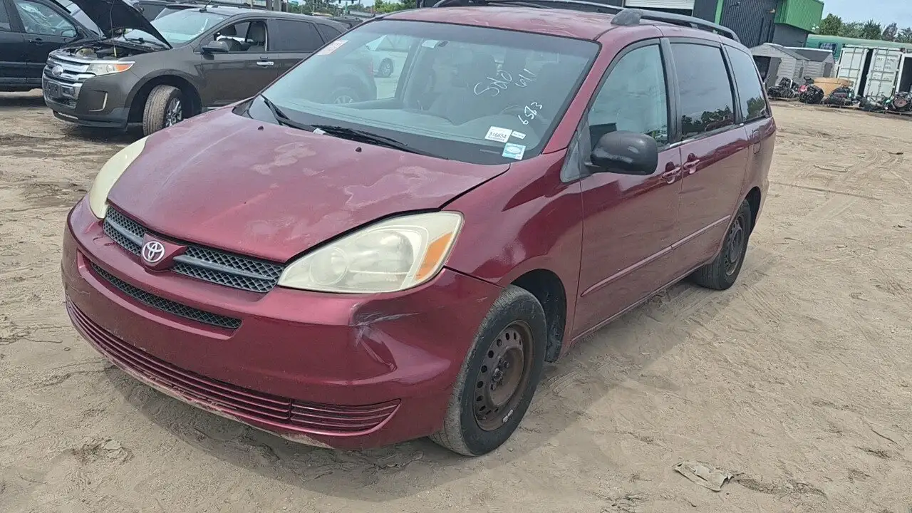 Photo of 2005 Toyota Sienna