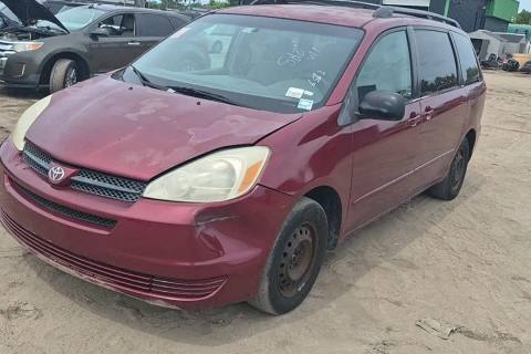 Photo of 2005 Toyota Sienna