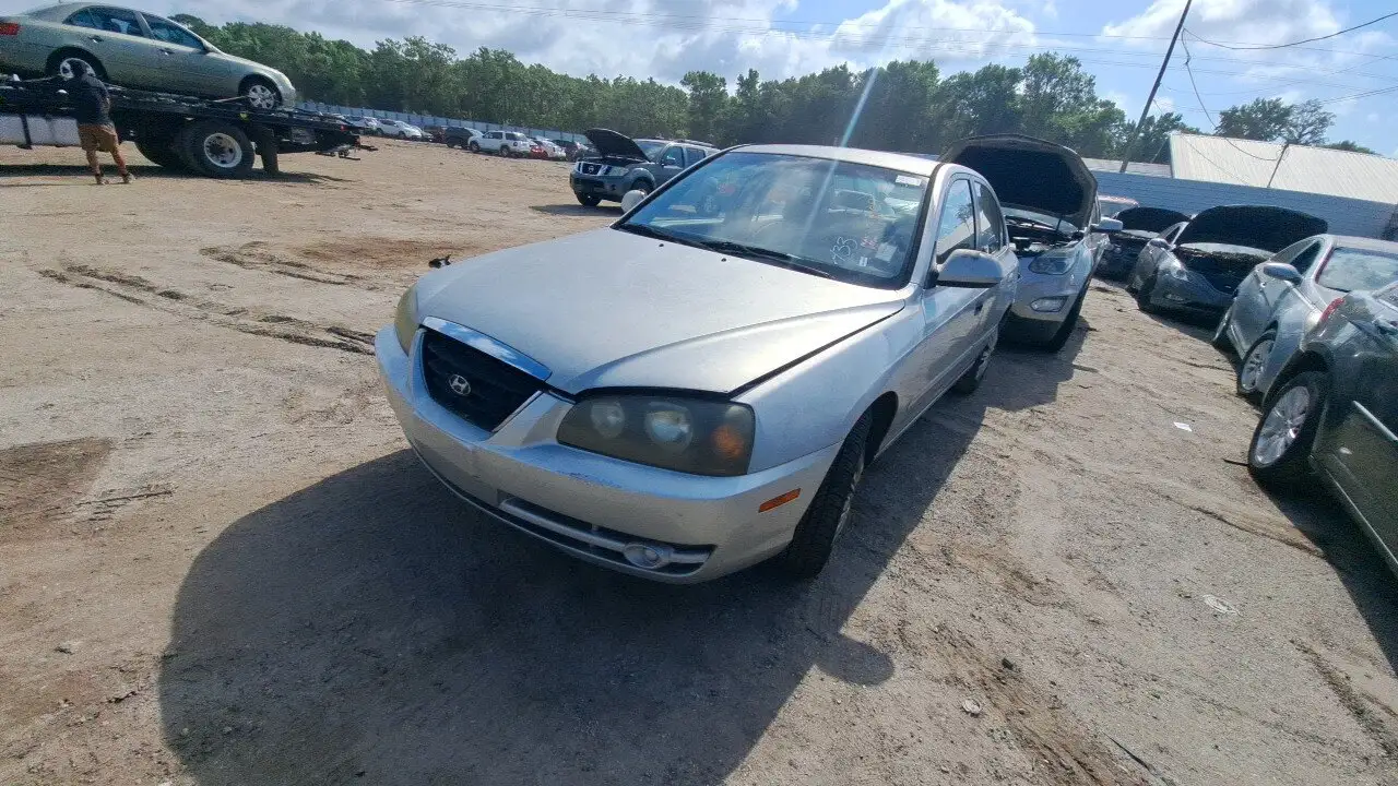 Photo of 2005 Hyundai Elantra