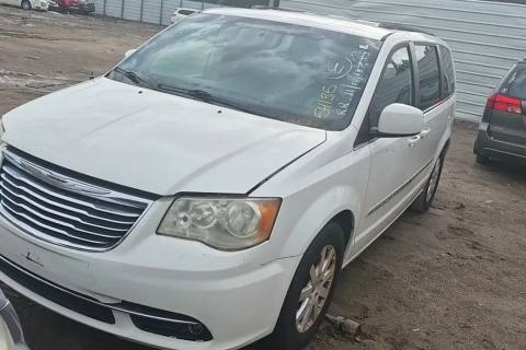 Photo of 2013 Chrysler Town & Country